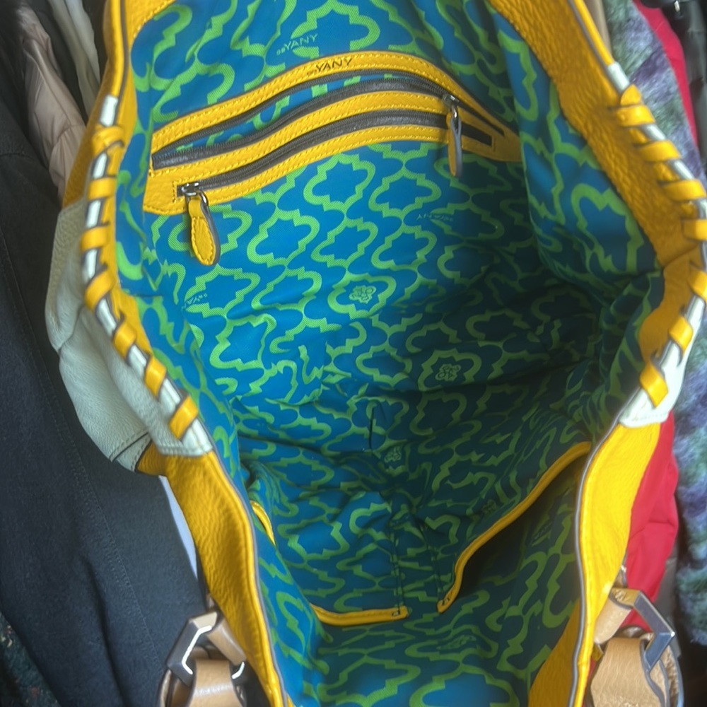 Leather shoulder bag - Picture 5 of 5